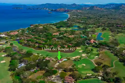 Single-Story Masterpiece in Exclusive Llama Del Bosque