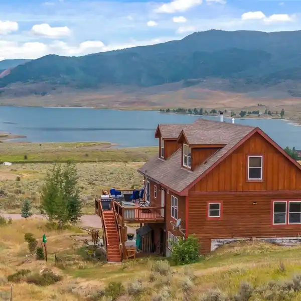 CHARMING CHALET-STYLE HOME