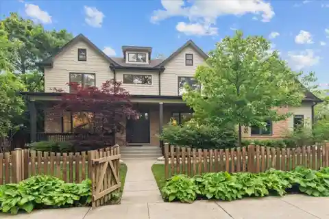 Stunning Newer Construction in Prime Location