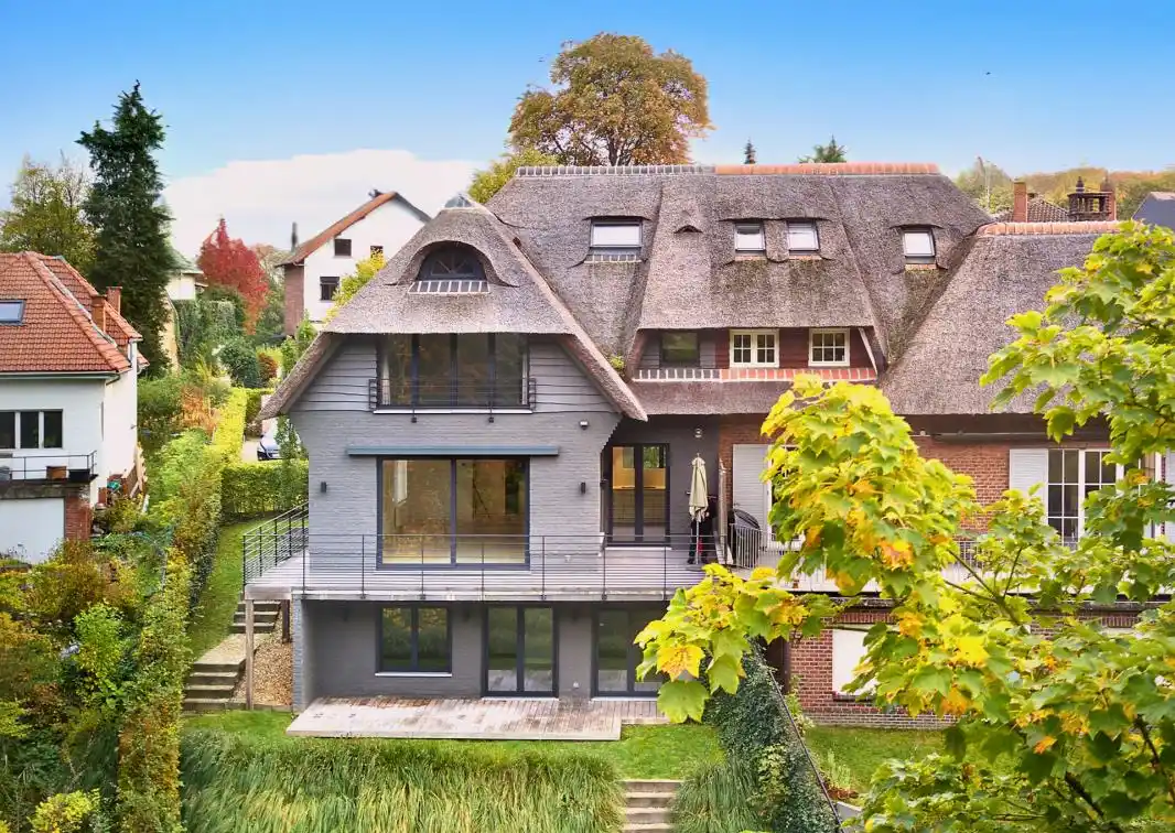 Charming Villa in a Green Settting