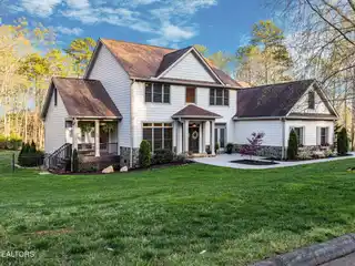 Luxury Lakeside Living in Miller's Landing