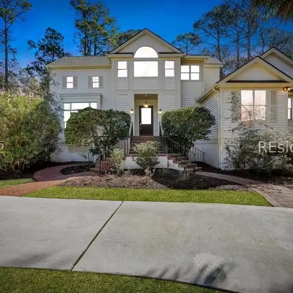 HILTON HEAD LUXURY HOME WITH GOLF COURSE VIEWS