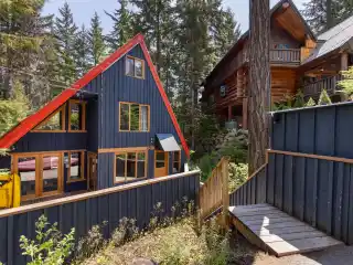Enchanting Emerald Estates Home with Secret Passage