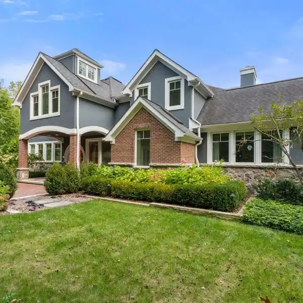 STATE-OF-THE-ART YET CHARMING HOME