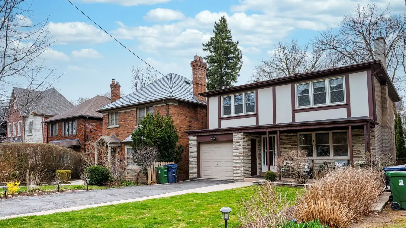 Rare Offering in South Forest Hill