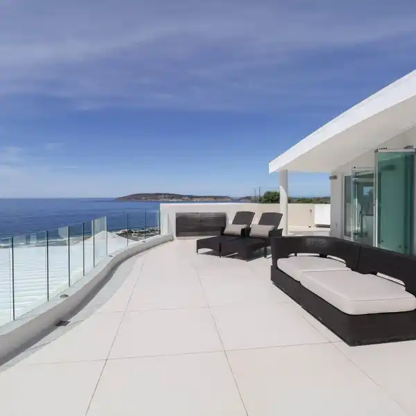 LUXURY LIVING IN THE PERFECT LOCALE