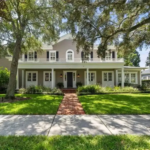 QUINTESSENTIAL BEAUTY ON A DOUBLE LOT