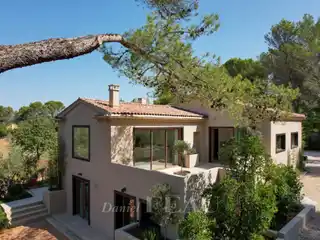 Renovated Home in a Leafy Setting