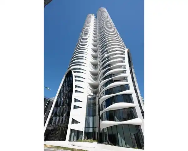 HIGH-LEVEL RESIDENCE IN THE BUTTERFLY