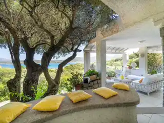 Spectacular Residence with Sparkling Bay Views