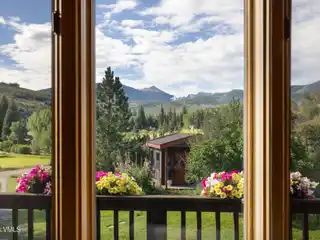 Charming Mountain Retreat