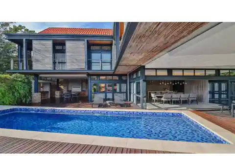Architectural Masterpiece of Modern Luxury Living