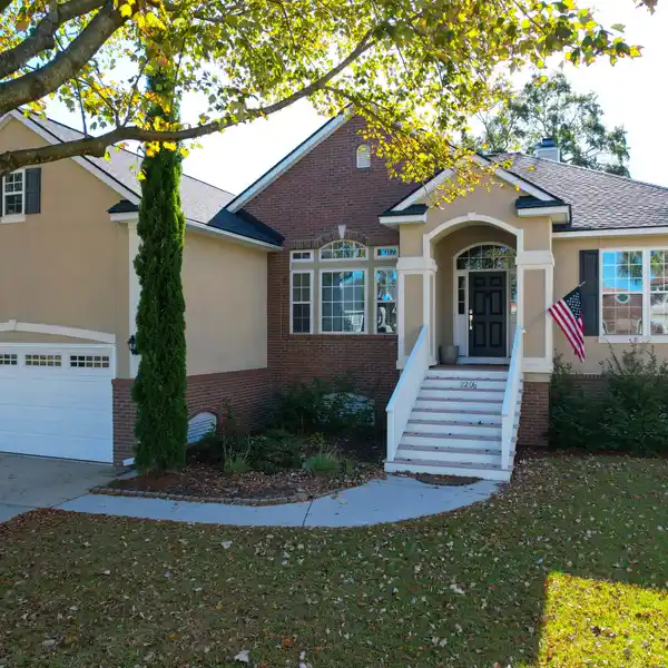 BEAUTIFUL HOME IN DESIRABLE SEASIDE FARMS