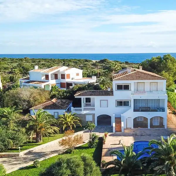 MODERN VILLA WITH A GUEST APARTMENT
