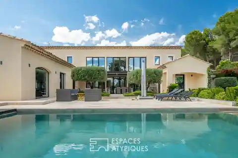 Contemporary Villa in the Heart of the Alpilles