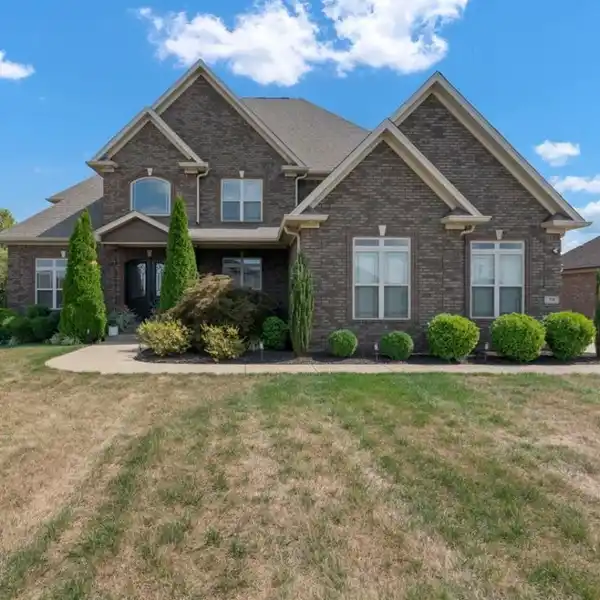 EXQUISITE HOME IN THE PRESTIGIOUS SUMMIT SUBDIVISION