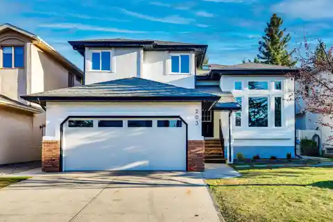 Extensively Renovated Home in Desirable Edgemont