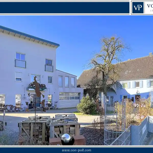 TWO HOUSES FOR ONE PRICE: SINGLE-FAMILY HOUSE AND GUESTHOUSE