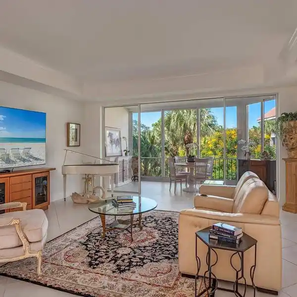 PERFECTLY SITUATED RESIDENCE AT PELICAN BAY