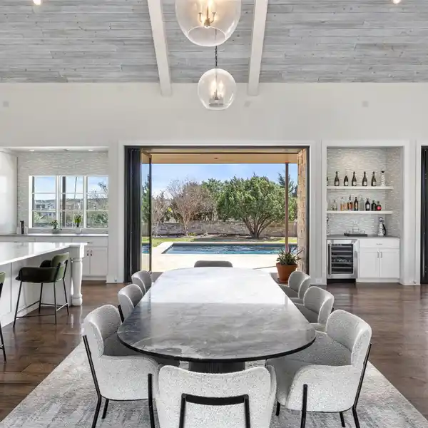 A HARMONIOUS BLEND OF SOPHISTICATION AND RESORT-STYLE LIVING