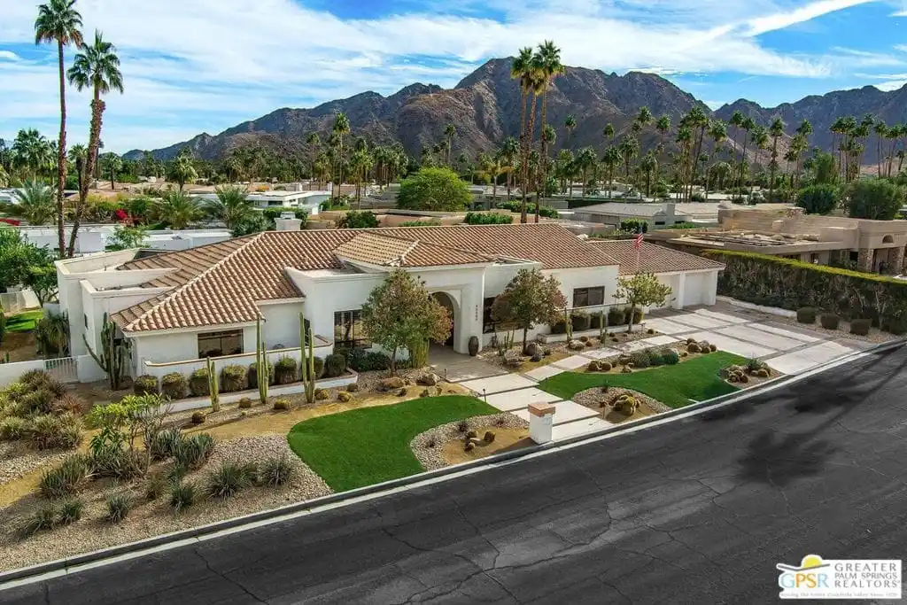 Beautifully Updated Home in the Heart of Indian Wells