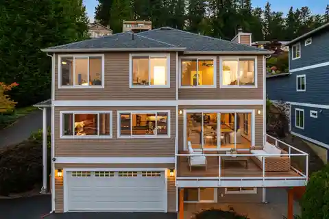 Kirkland Retreat with Lake and Mountain Views