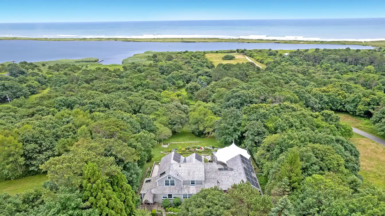 Private Pondfront Retreat