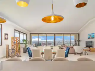 The Valley Views Penthouse: a Masterpiece of Contemporary Design