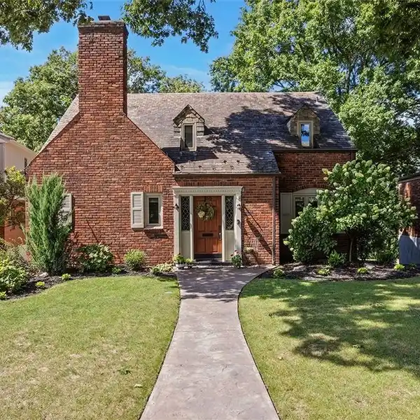 CHARMING MODERN MAGIC HOME