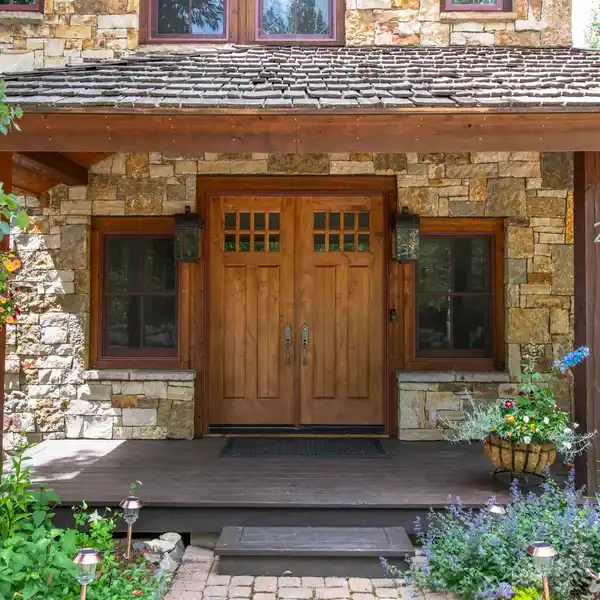 EXCEPTIONAL HOME ON 4.2 ACRES IN PRESTIGIOUS OVERLOOK