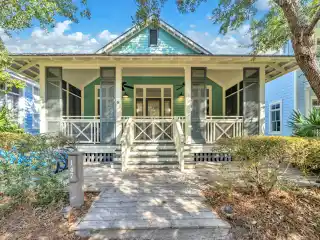 Exquisite Florida Cottage