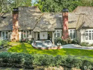 Exquisitely Updated Estate on Evergreen Lane