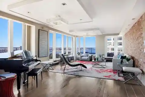 Newly Renovated Two-corner Home