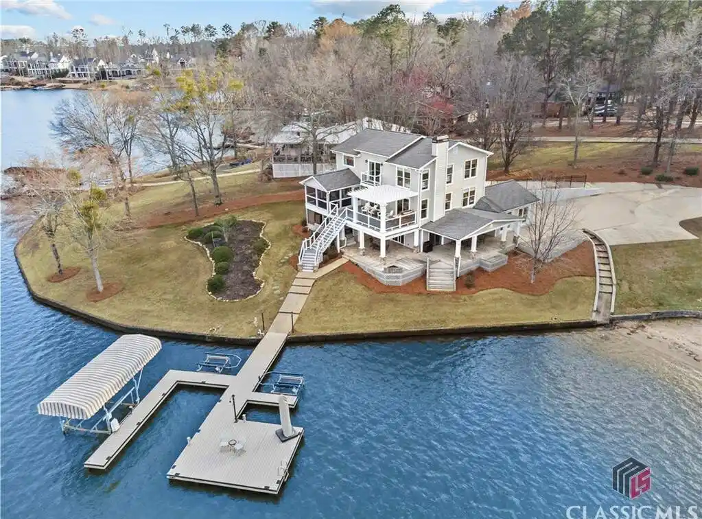 Breathtaking Lakefront Home
