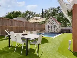 Beautifully Renovated Circa 1900 Travis Heights Cottage