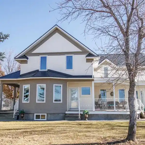 HISTORIC GRANDEUR WITH MODERN COMFORT AND ACREAGE