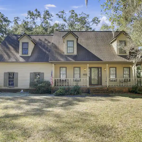 LARGE PRIVATE LOT IN THE HEART OF MT PLEASANT