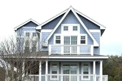 Perfect Blend of Coastal Elegance and Resort-Style Living