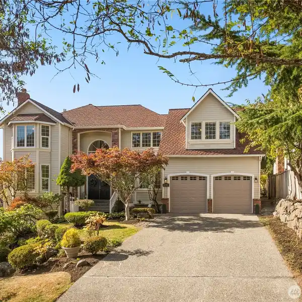 STUNNING DREAM HOME IN CHINA CREEK