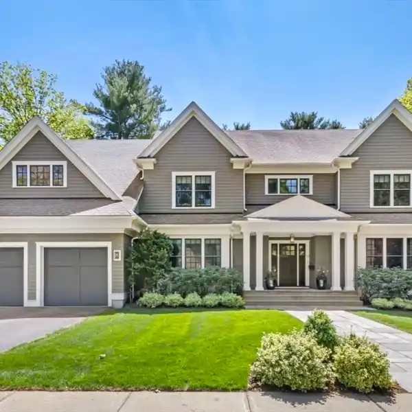 TIMELESS ELEGANCE MEETS MODERN LUXURY