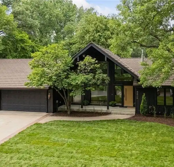 LUXURY LIVING REDEFINED