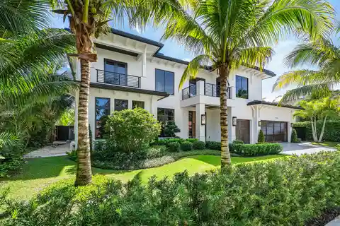 Extraordinary Living in Carriage Hill