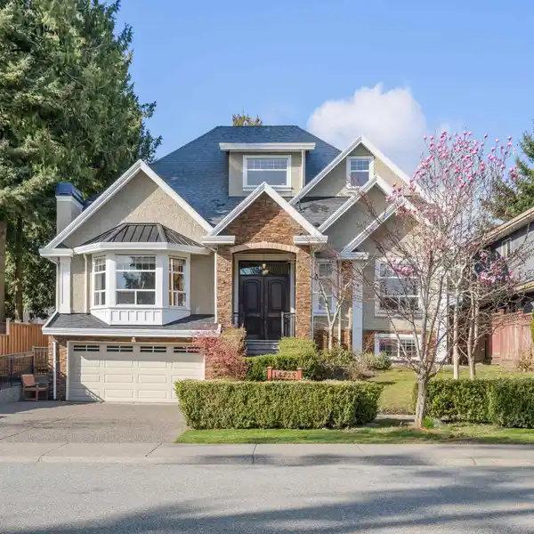SPACIOUS MULTI-GEN LIVING ON SOUTH-FACING LOT