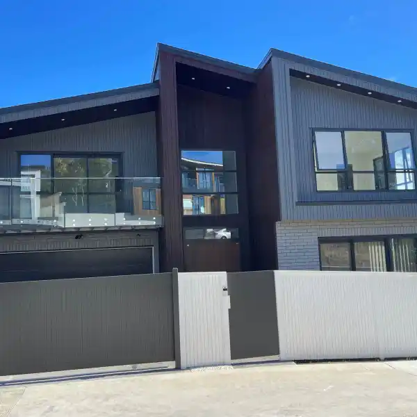 BRAND NEW HOME BLENDING LUXURY AND PRACTICALITY