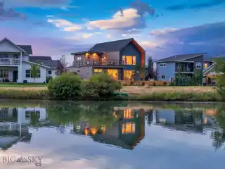 Stunning Home in the Lakes at Valley West