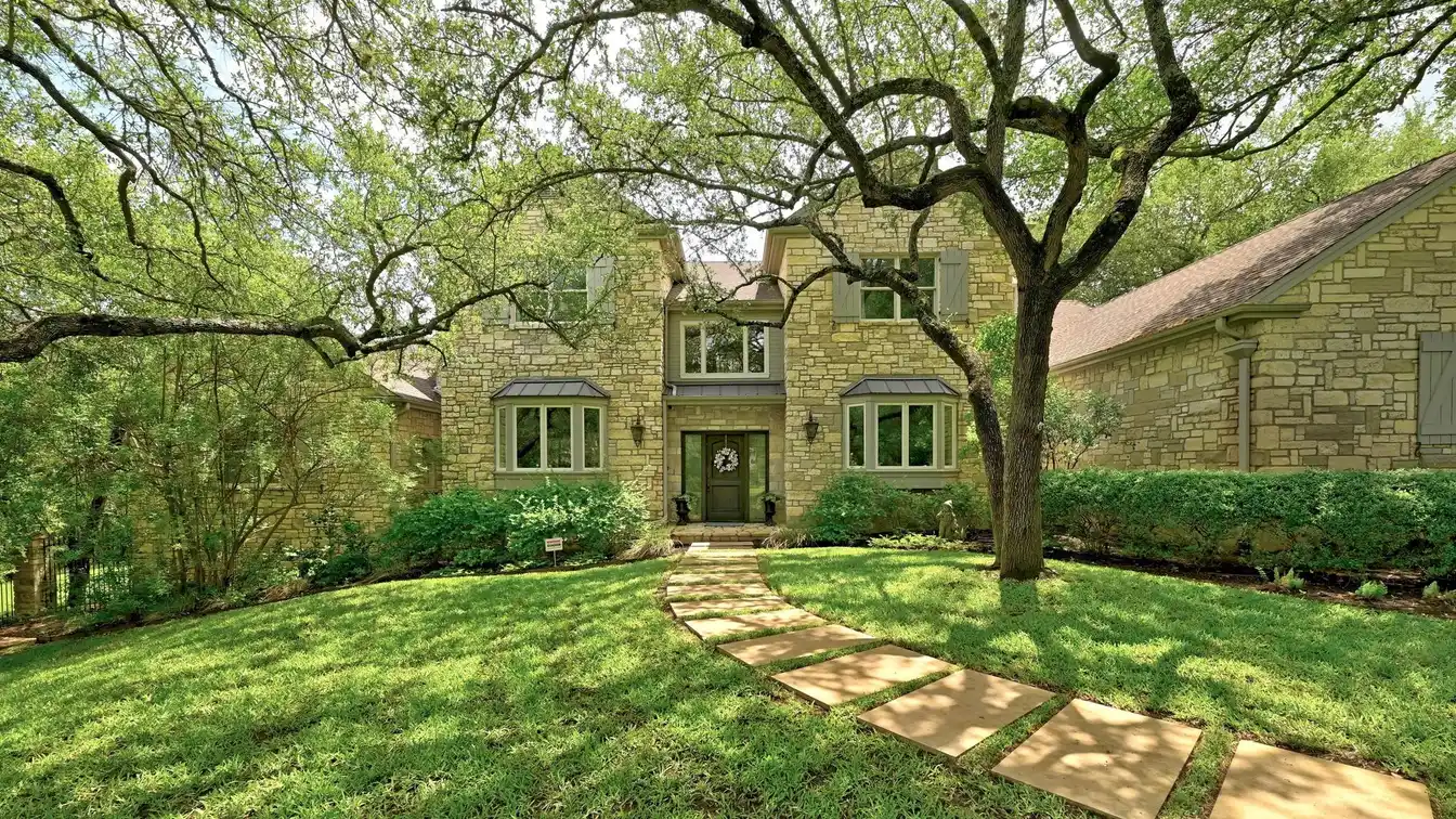 Exquisite Estate Property in Coveted West Rim