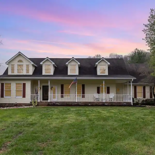 CHARMING FARMHOUSE ESTATE OF OVER FIVE ACRES
