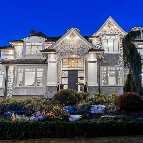 LUXURIOUS MORGAN CREEK MANSION