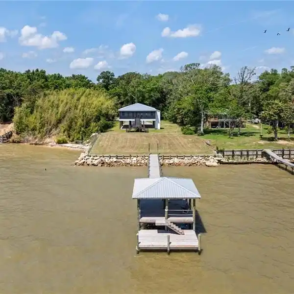 COASTAL LUXURY LIVING AT ITS FINEST