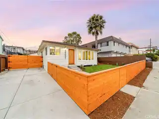 Fully Renovated Turnkey Residence in the Lantern District